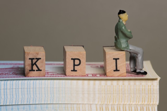 经济补偿金计算基数_社保费计入_经济补偿金的计算方法