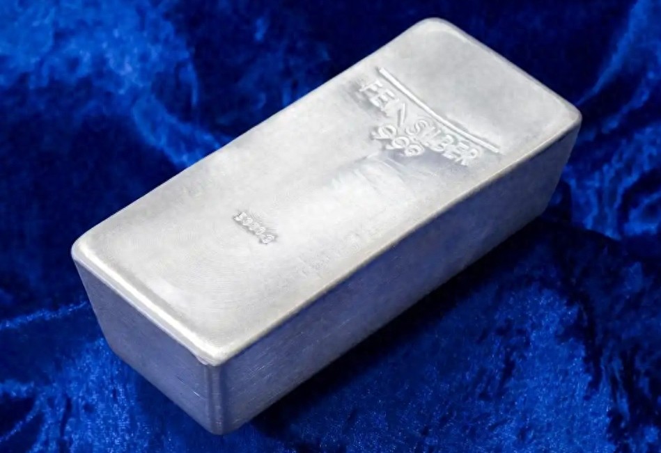 上海白银网价格走势图_2025年11月3日白银价格行情_白银价格走势分析