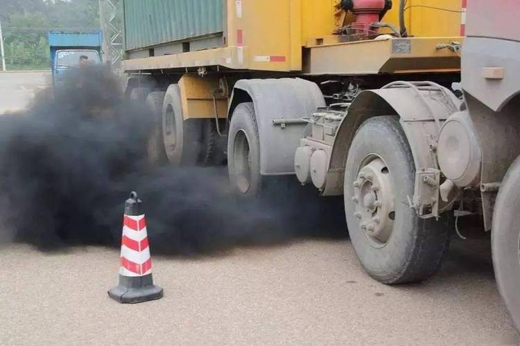 成都机动车尾气污染逐年升，黄标车成排放污染重中之重