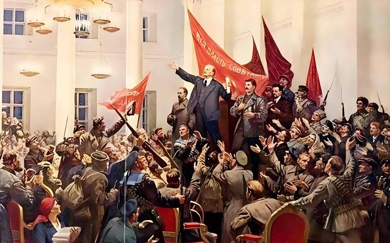 十月革命胜利后，列宁如何对资产阶级法权展开斗争？